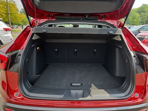 Used 2025 Chevrolet Trax LT w/ Driver Confidence Package FWD image 28