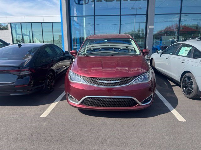 Used 2018 Chrysler Pacifica Touring Plus FWD image 2