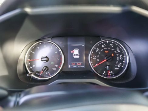 Certified 2022 Toyota RAV4 XLE w/ Convenience Package image 14