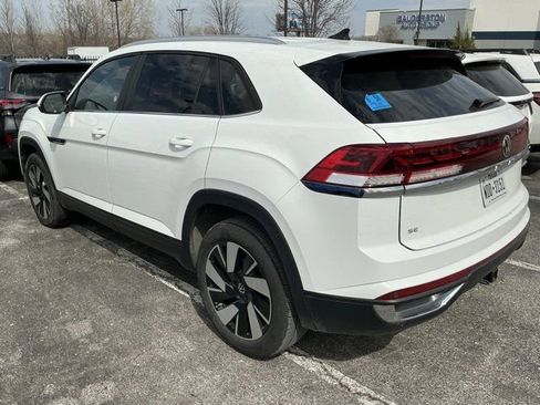 Used 2025 Volkswagen Atlas Cross Sport SE image 12