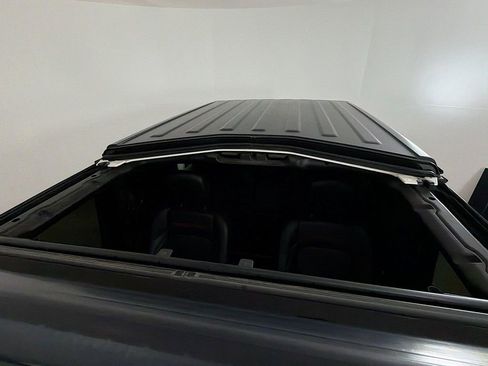 Used 2022 Jeep Wrangler Unlimited Rubicon w/ Cold Weather Group image 15