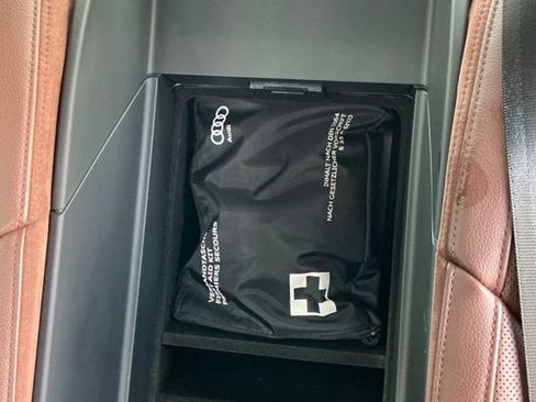 Used 2013 Audi A8 L 3.0T w/ Driver Assistance Pkg image 20