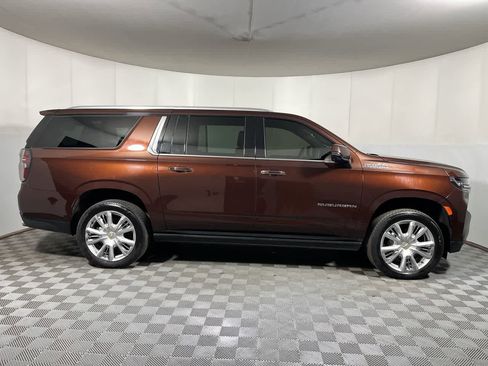 Used 2023 Chevrolet Suburban High Country AWD/4WD image 9