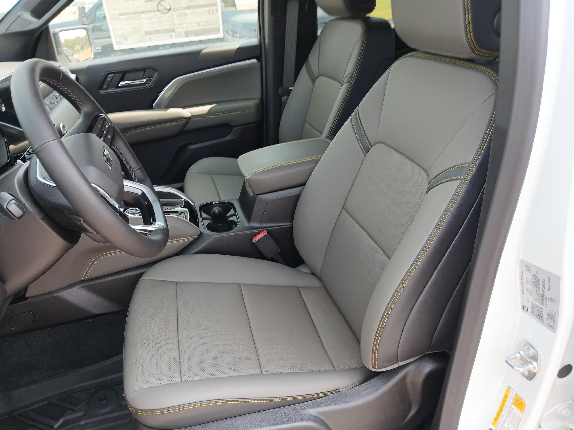 New 2026 Chevrolet Colorado ZR2 w/ Technology Package AWD/4WD image 15