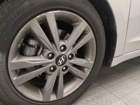 Used 2018 Hyundai Elantra Value Edition FWD image 31
