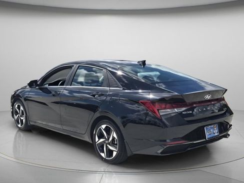 Used 2023 Hyundai Elantra Limited FWD image 4