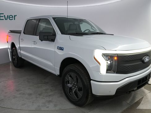 Used 2025 Ford F150 Lightning Flash AWD/4WD image 2
