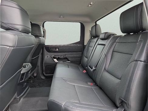 Used 2023 Toyota Tundra Limited AWD/4WD image 10
