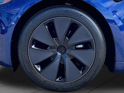 Used 2024 Tesla Model 3 Long Range AWD/4WD image 9