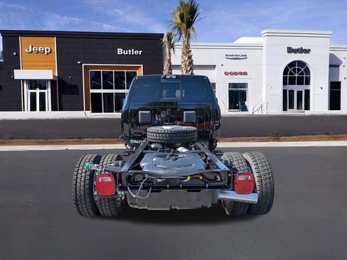 New 2026 RAM 4500 4x4 Crew Cab DRW image 5