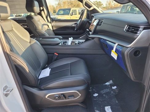 New 2026 Jeep Grand Wagoneer L Limited image 15