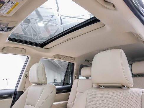 Used 2022 Lexus GX 460 Luxury w/ Sport Design Package image 5