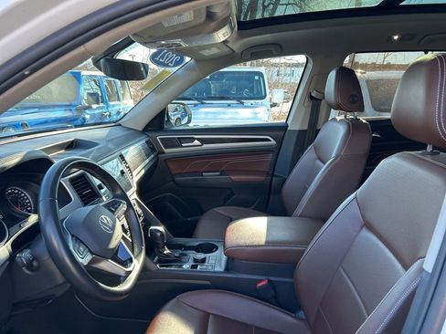 Used 2021 Volkswagen Atlas SE w/ Panoramic Sunroof Package image 45
