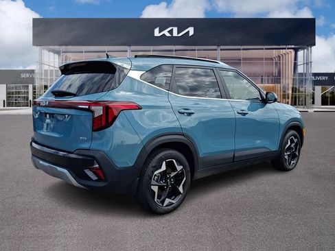 Used 2024 Kia Seltos EX AWD/4WD image 6