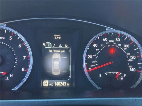 Used 2016 Toyota Camry XSE image 11