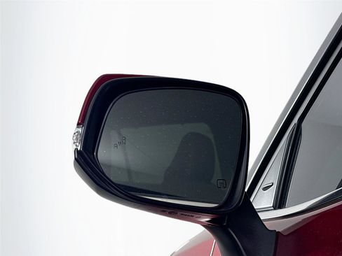 Used 2020 Toyota Highlander XLE image 10