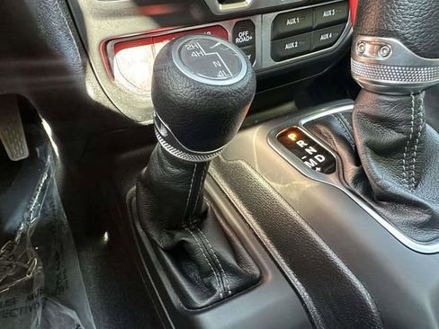 Used 2024 Jeep Wrangler Unlimited Rubicon image 19