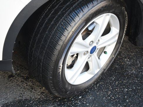 Used 2015 Ford Escape SE image 11