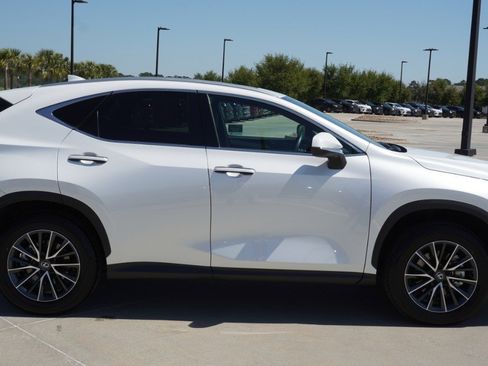 Used 2025 Lexus NX 250 FWD w/ Accessory Package (Z1) image 4
