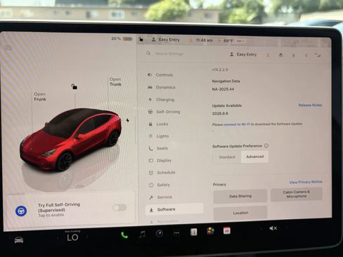 Used 2024 Tesla Model Y 2WD image 14