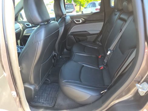 Used 2023 Jeep Compass Latitude w/ Sun and Sound Group AWD/4WD image 21