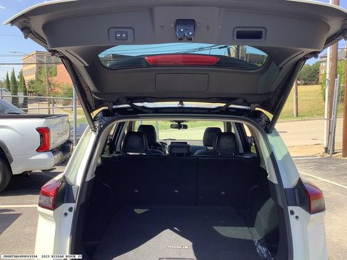 Used 2023 Nissan Rogue SV w/ SV Premium B Package FWD image 16
