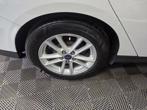 Used 2016 Ford Focus SE FWD image 28