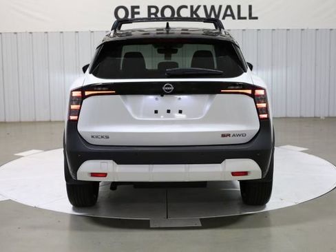 New 2026 Nissan Kicks SR w/ Interior Electronics Package AWD/4WD image 5