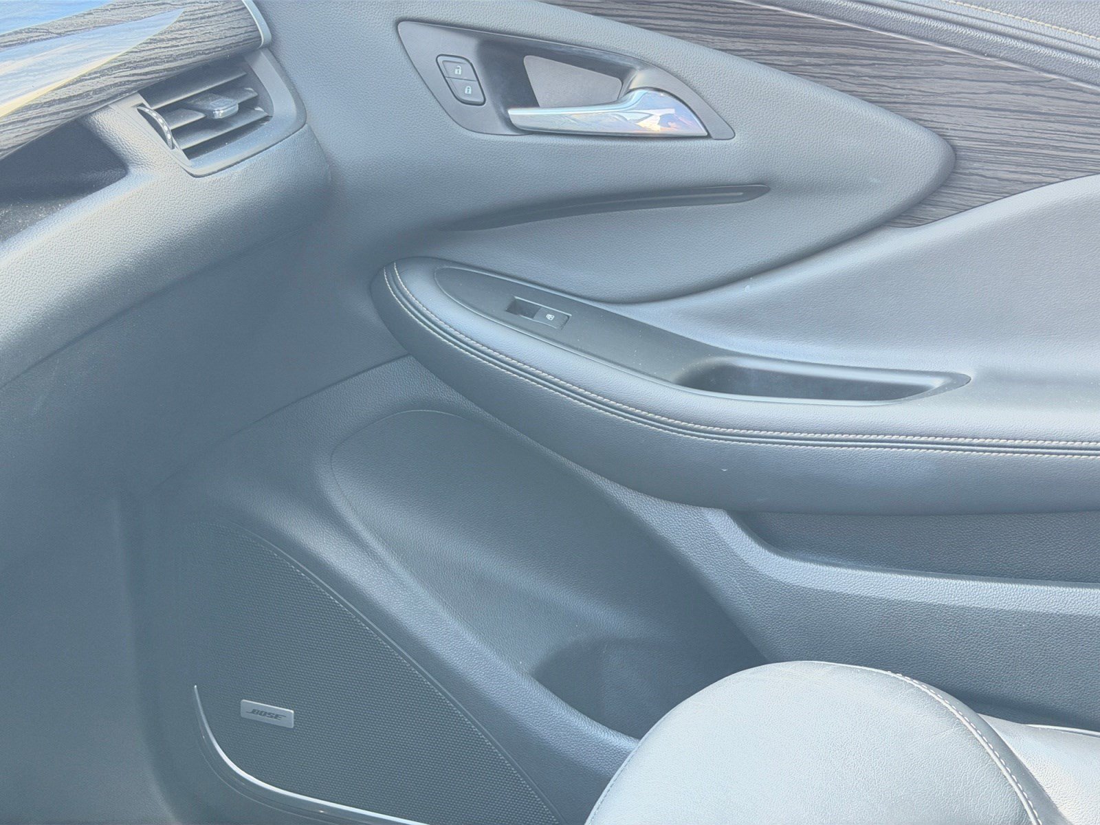 Used 2018 Buick Envision Premium w/ Driver Confidence Package AWD/4WD image 16