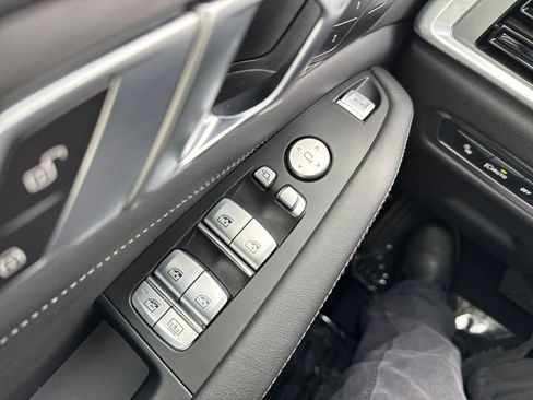 Certified 2025 BMW X7 xDrive40i image 13