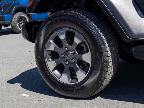 Used 2018 Jeep Wrangler Unlimited Sahara image 7