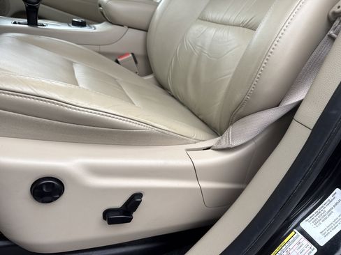 Used 2014 Jeep Grand Cherokee Limited image 18