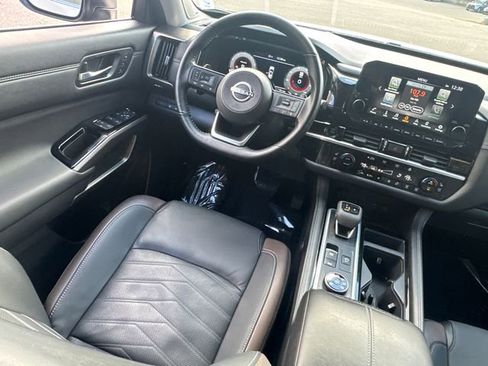 Used 2025 Nissan Pathfinder Platinum w/ Cargo Package AWD/4WD image 24