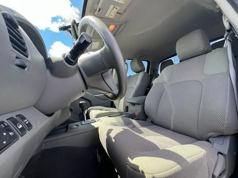 Used 2021 Nissan Frontier SV w/ Midnight Edition Floor Mats AWD/4WD image 15