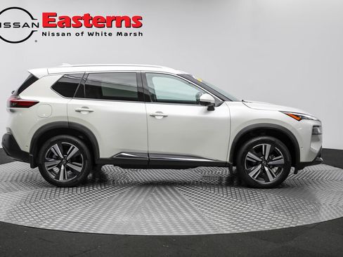 Used 2023 Nissan Rogue SL w/ SL Premium Package image 4