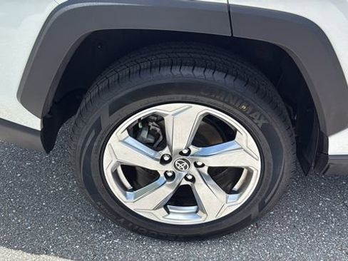 Certified 2021 Toyota RAV4 XLE Premium AWD/4WD image 12