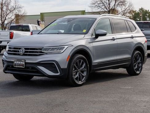Used 2024 Volkswagen Tiguan SE AWD/4WD image 33