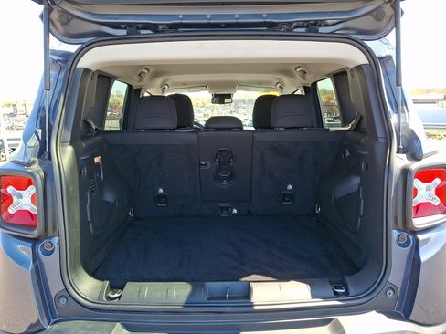 Certified 2022 Jeep Renegade Trailhawk AWD/4WD image 29