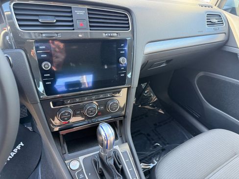 Used 2019 Volkswagen e-Golf SE w/ Driver Assistance Package image 12