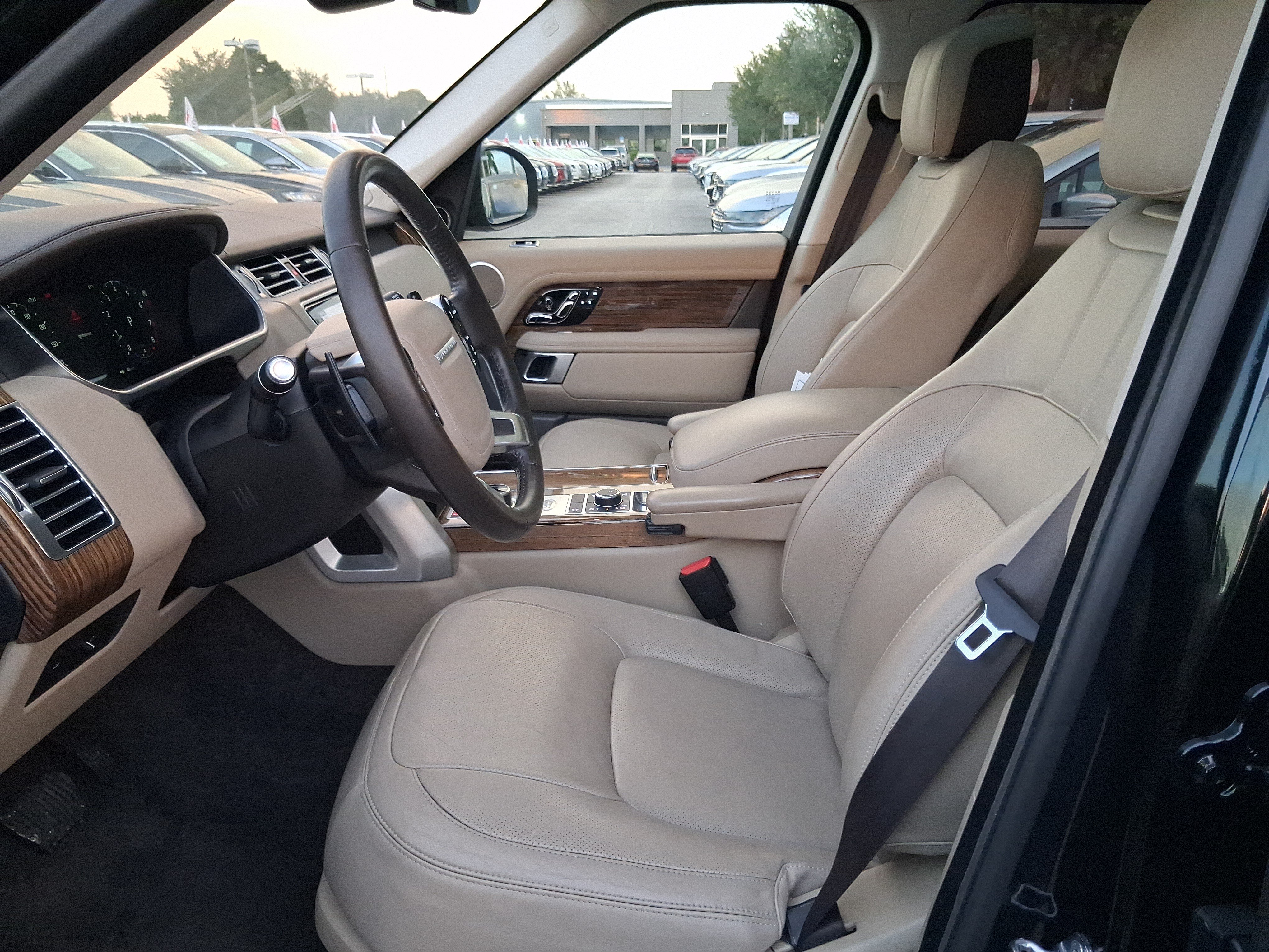 Used 2018 Land Rover Range Rover Supercharged AWD/4WD image 11