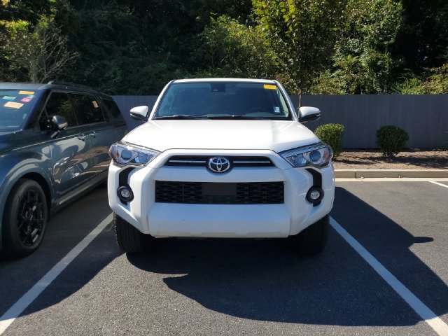 Used 2023 Toyota 4Runner SR5 Premium w/ Moonroof Package RWD image 2
