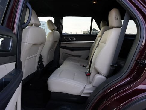 Used 2018 Ford Explorer XLT w/ Equipment Group 202A image 18