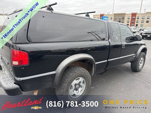 Used 2000 Chevrolet S10 Pickup LS w/ Preferred Equipment Group image 13