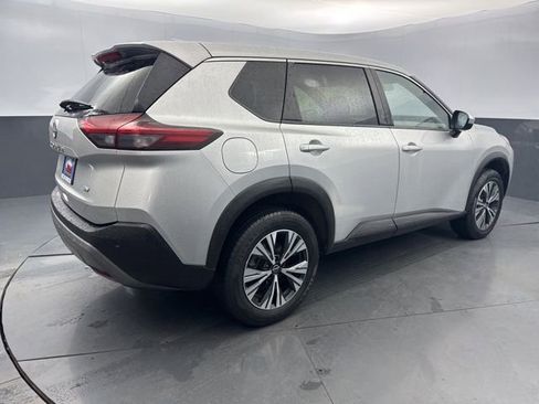 Used 2023 Nissan Rogue SV image 8