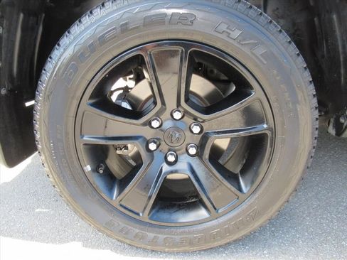 Used 2022 RAM 1500 Big Horn w/ Night Edition RWD image 8