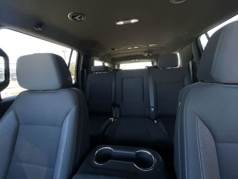 Used 2025 Chevrolet Suburban LS image 20
