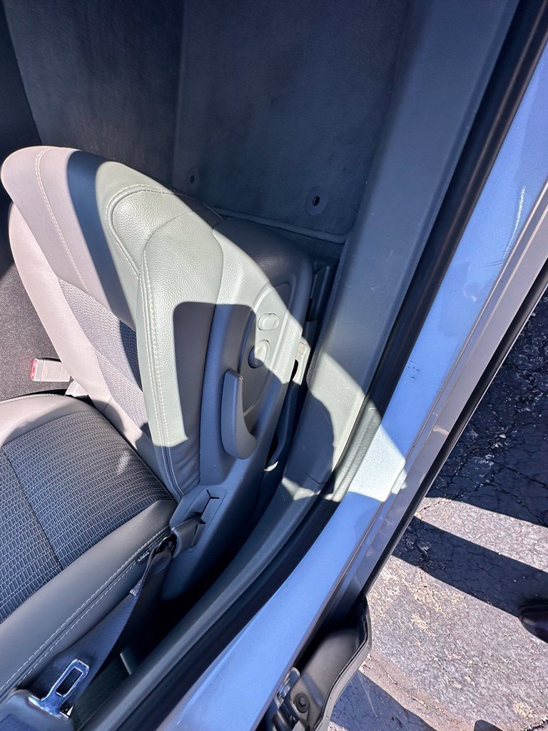 Used 2017 Chevrolet Impala LT w/ Convenience Package FWD image 11