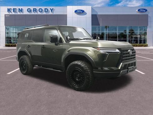 Used 2025 Lexus GX 550 w/ Accessory Package (CT) AWD/4WD image 1