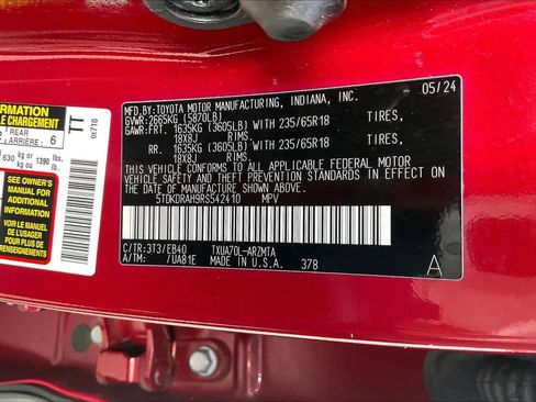 Used 2024 Toyota Highlander XLE image 35