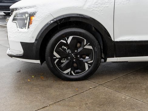 Used 2025 Kia Niro Wave w/ Wave Preserve Package image 30